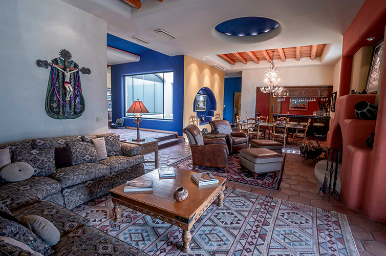 The Santa Fe style characterizes the ambience on the ranch.